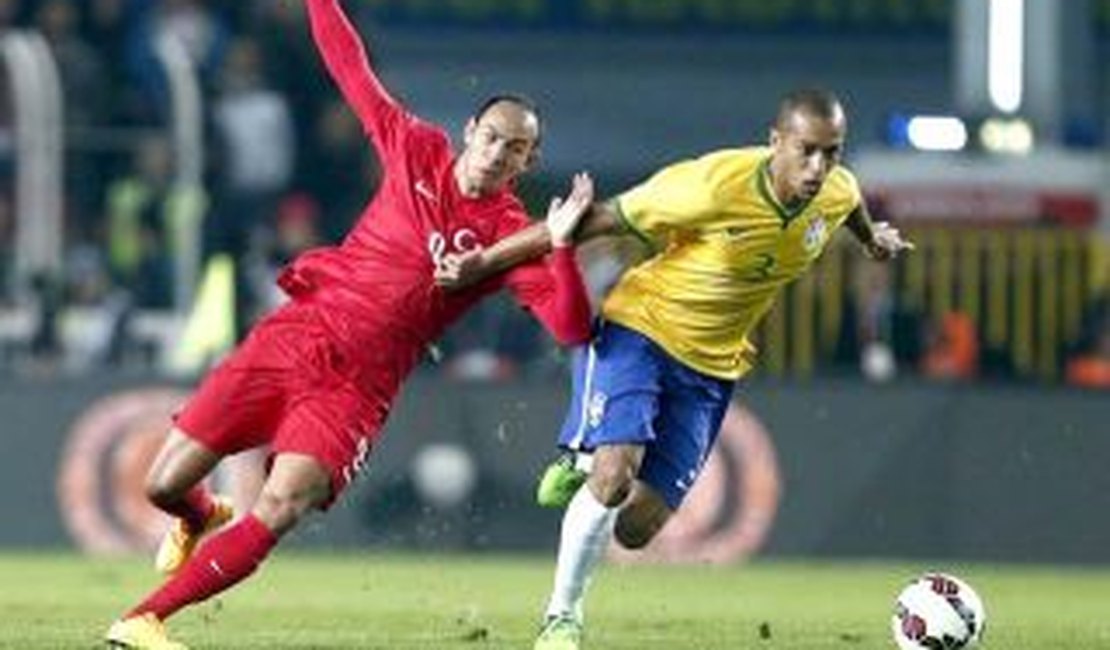 Brasil enfrenta Áustria para fechar 2014 com zaga invicta após fiasco da Copa