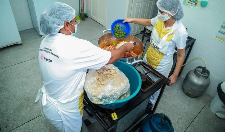 Prefeitura de Penedo lança edital de compra de alimentos da agricultura familiar para uso na alimentação escolar