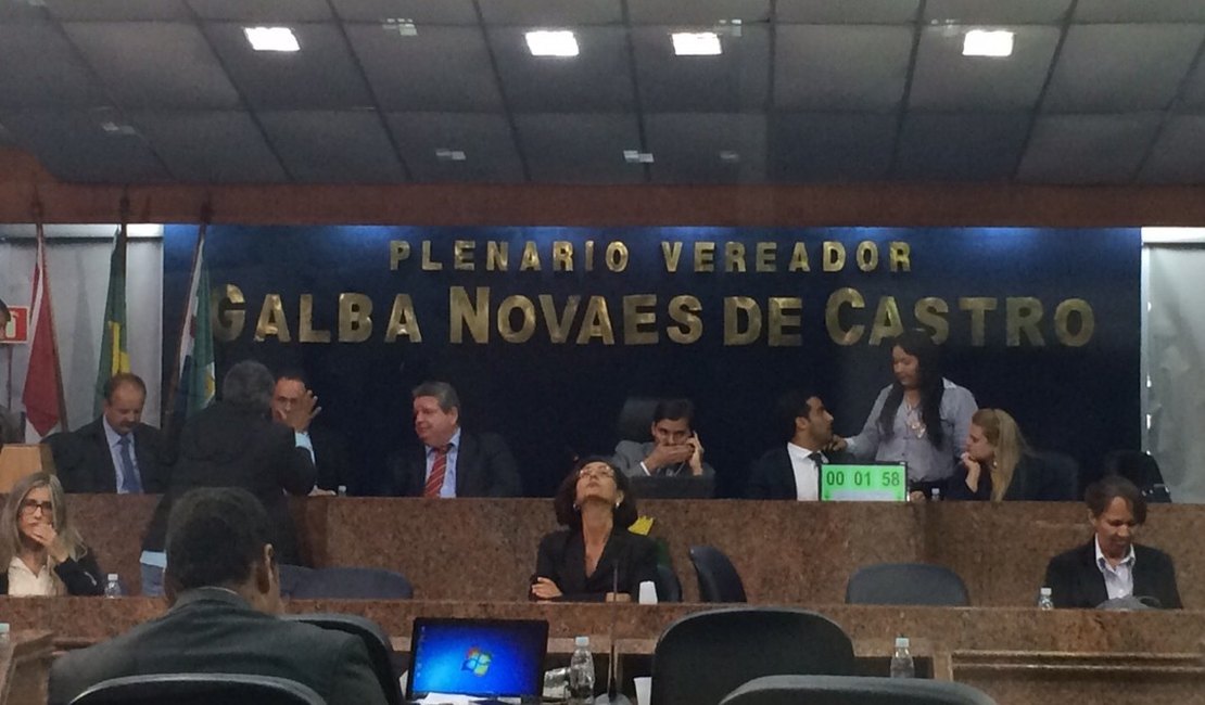 Vereadores de Maceió aprovam aumento do próprio salário