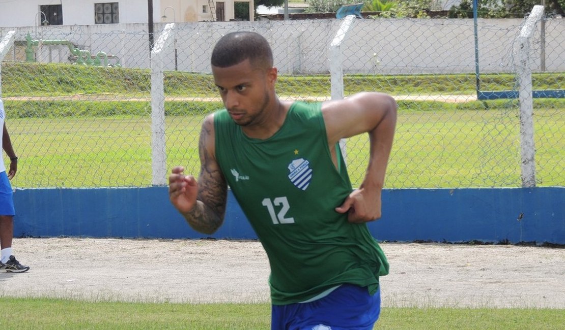 Filho de Marcelinho Carioca registra BO de ameaça contra presidente do CSA