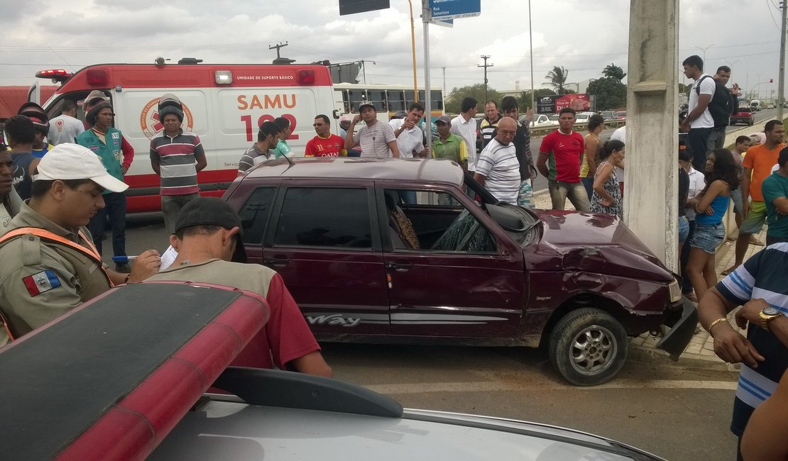 Grave acidente deixa duas pessoas feridas na AL-220 em Arapiraca