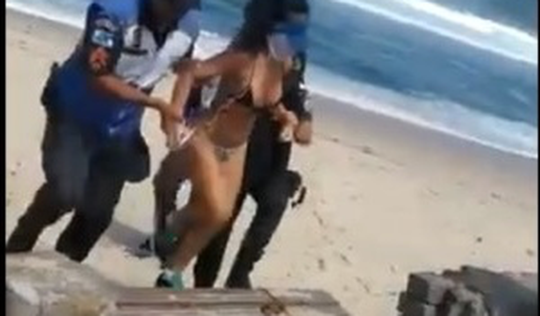 Mulher é detida por se recusar a deixar praia no Rio e ofender PMs