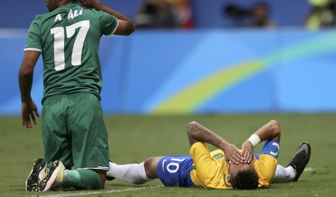 Apagado, Neymar ouve gritos de 'Marta', e seleção empata com Iraque
