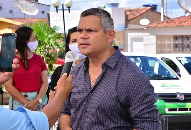 Prefeito de Feira Grande rebate falas de deputado Jairzinho Lira