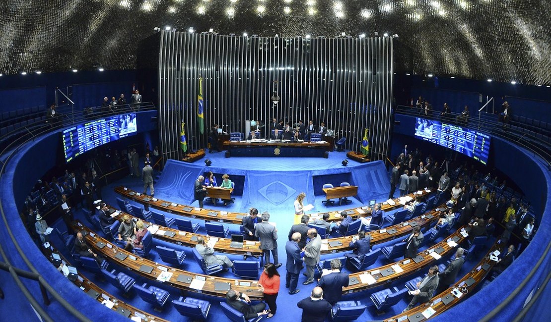 Comissão do Senado aprova reajuste de salários dos ministros do STF