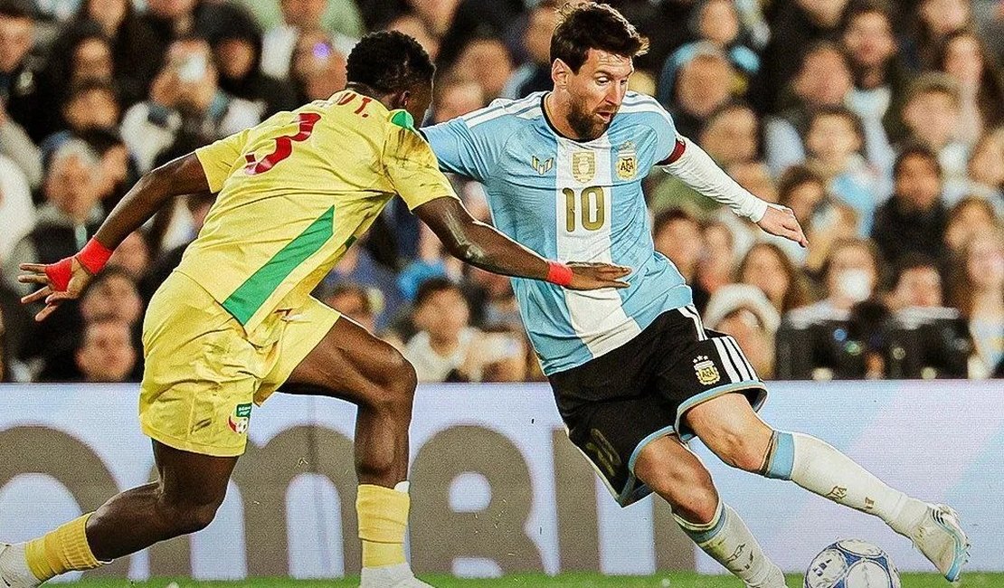 Messi se emociona na despedida: 'Gostaria de estar aqui a vida inteira'