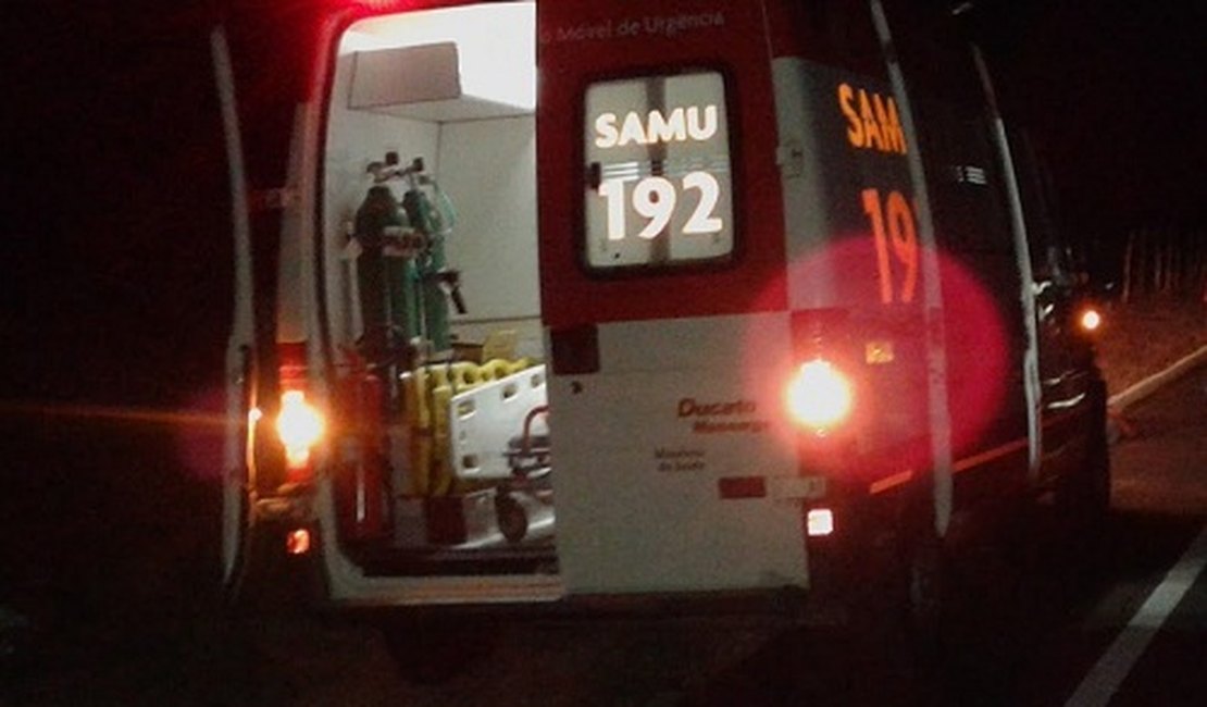 Mulher é atropelada e morre após tentar atravessar AL-110, em Arapiraca