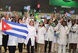 Mais de 100 médicos cubanos devem deixar Alagoas após impasse com o Bolsonaro