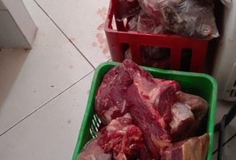 Fiscalização recolhe mais de 200 kg de alimentos estragados no Eustáquio Gomes