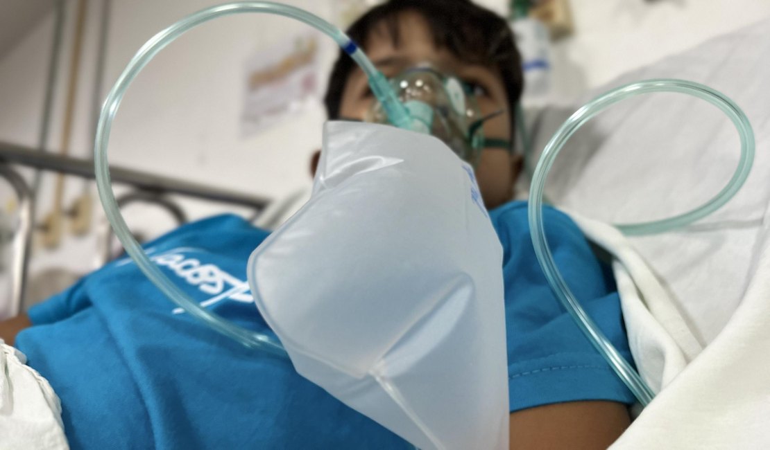 Fumaça e alérgenos podem agravar casos de asma durante festas juninas, alerta pneumologista do HGE