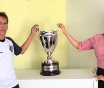 Taça do ASA pela Copa Alagoas é apreciada em empresas de Arapiraca