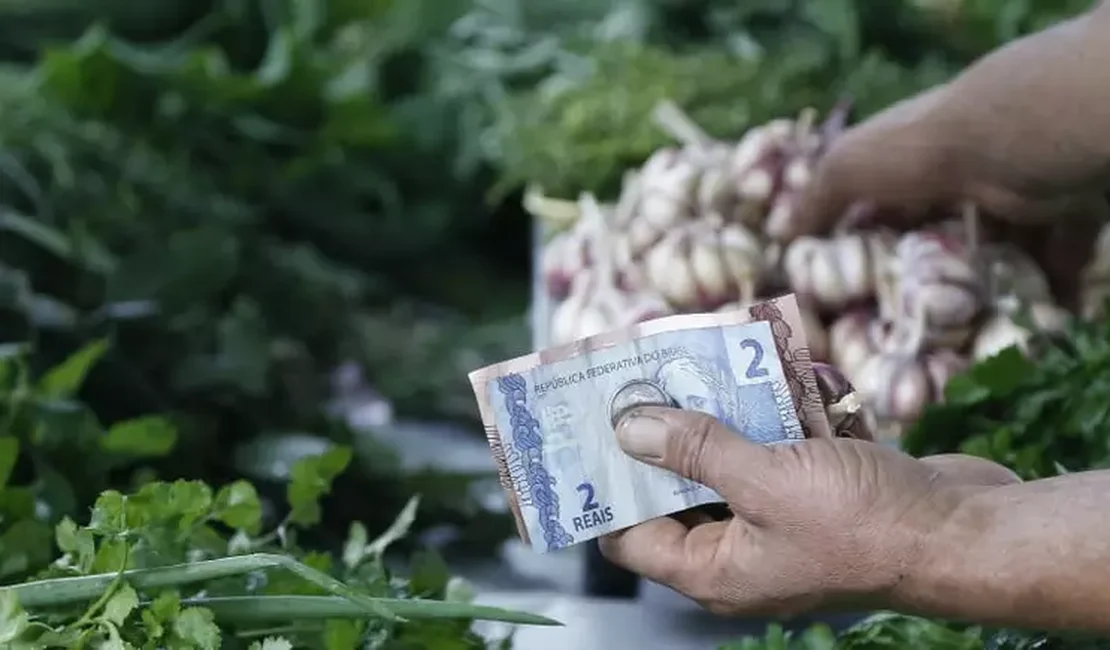 Jovem é preso após tentar matar vizinho por causa de R$ 2 em Igreja Nova