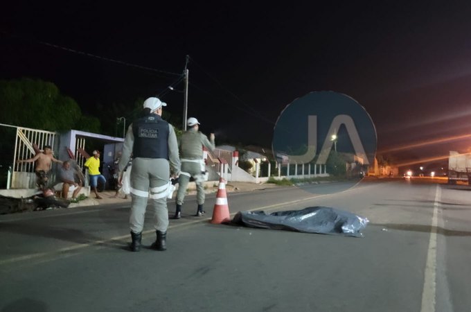 Colisão entre moto e caçamba deixa um morto e outro ferido na AL-110, em Arapiraca