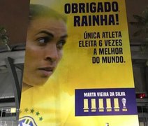 Maracanã instala painel em homenagem à jogadora Marta