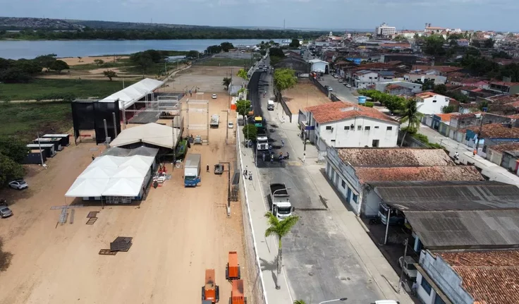 Parceria entre Governo de Alagoas e Prefeitura de Penedo recupera novo trecho de asfalto na cidade