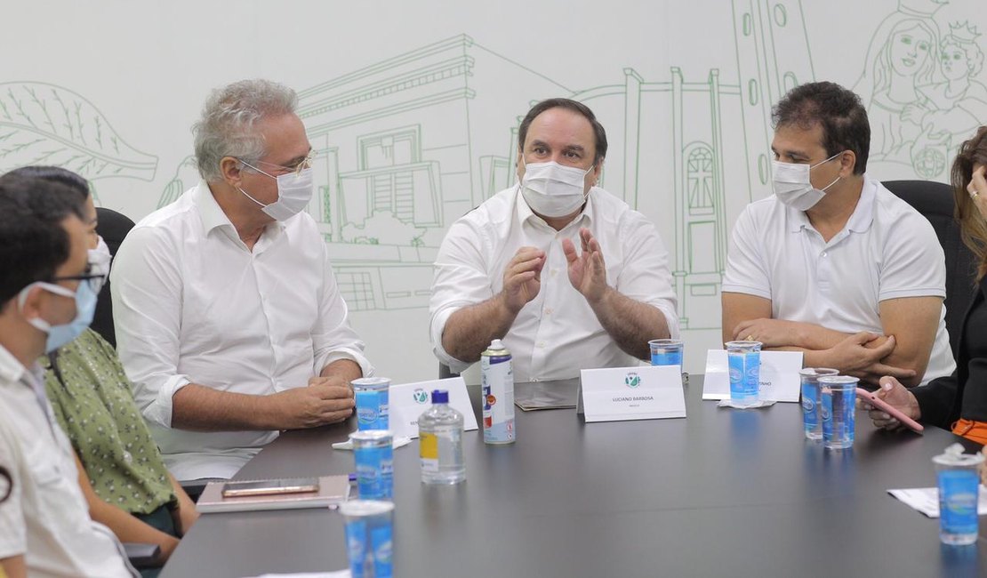 Luciano e Renan Calheiros assinam ordem de serviços para início das obras do centro de convenções de Arapiraca