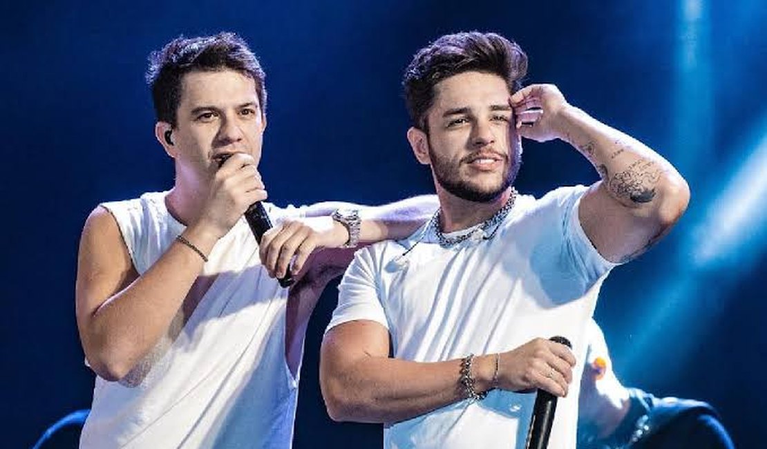 Carreta da dupla Hugo & Guilherme sofre acidente na estrada
