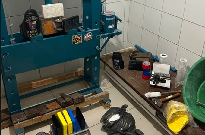 Força Tática do 12° BPM estoura laboratório de cocaína no Santos Dumont