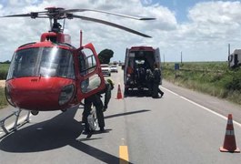 Colisão entre carros de passeio deixa quatro pessoas feridas na BR-101, em São Miguel dos Campos