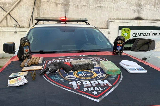 Força Tática do 1º BPM Apreende Crack e Arma de Fogo no Bairro do Vergel