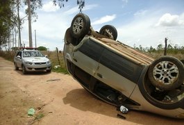 PM pernambucana prende arapiraquenses suspeitos de repassar dinheiro falso