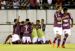 Ferroviária dá trabalho e Timão perde 100%, mas arranca empate