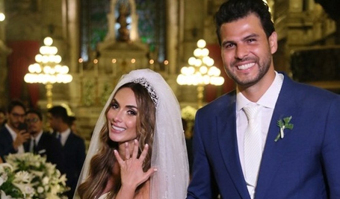 Nicole Bahls e Marcelo Bimbi se casam em grande estilo no Rio