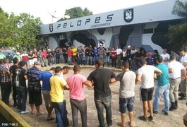 Militares protestam contra prisão de PMs decretada pela Justiça