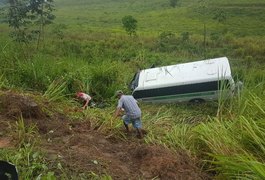 Colisão entre carro e ônibus deixa uma pessoa morta e feridos em União