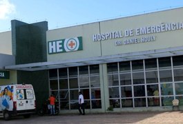 Motorista fica ferido após capotar veículo e é encaminhado ao Hospital do Agreste