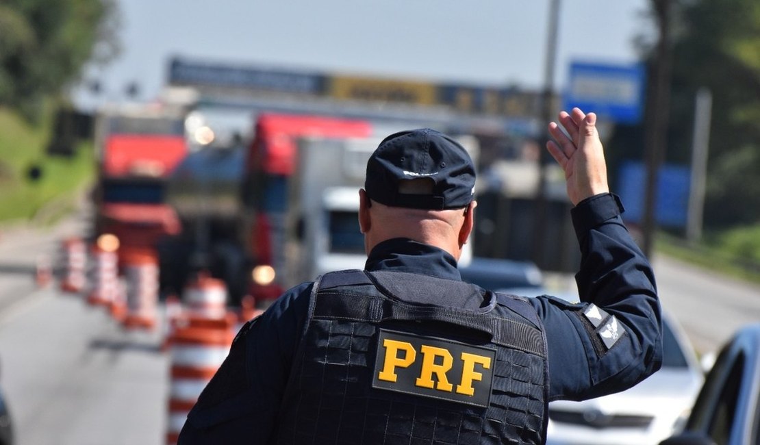 Todas as rodovias federais estão desbloqueadas, informa PRF