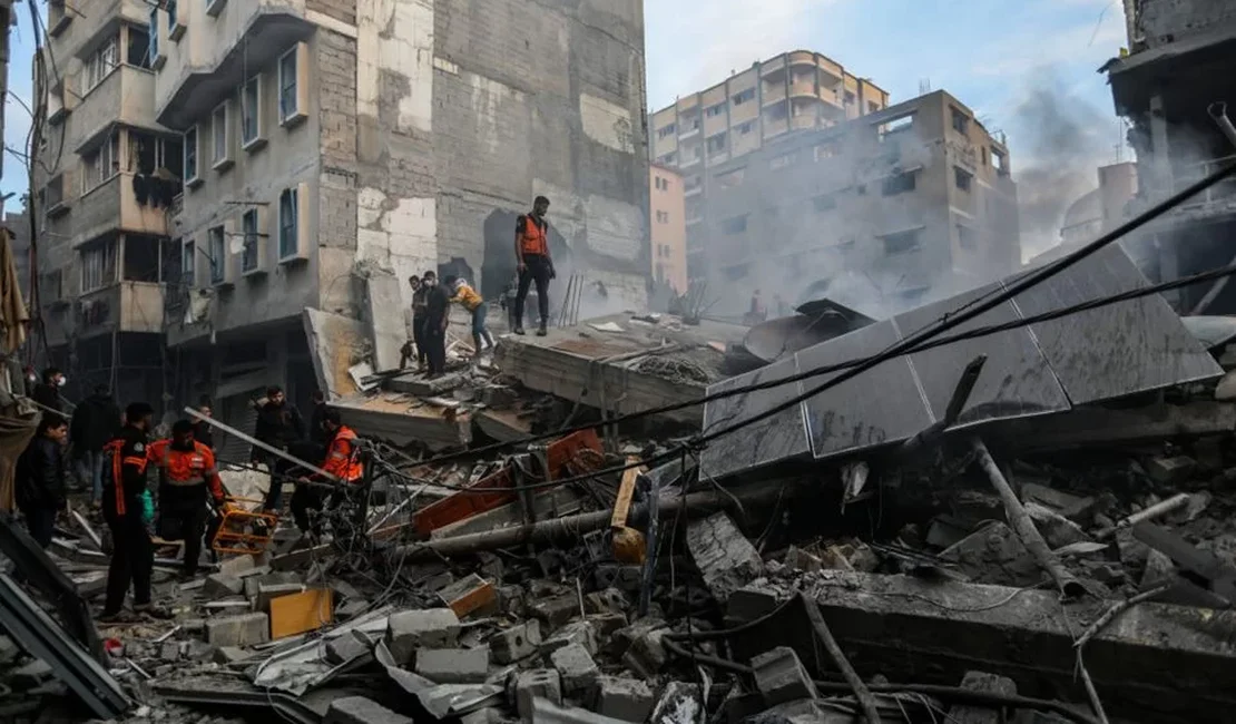 Bombardeio em Gaza deixa 76 pessoas da mesma família mortas