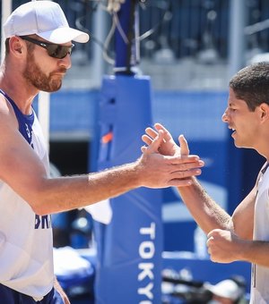 Após ficarem sem medalha nas Olimpíadas, Alisson e Álvaro Filho encerram dupla no vôlei de praia
