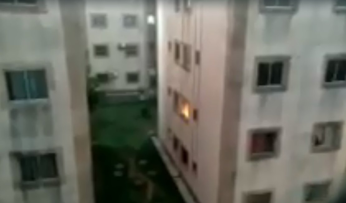 Máquina de lavar causa incêndio em apartamento em Maceió; Assista