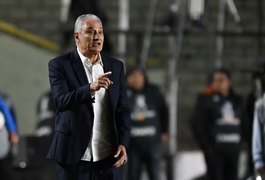 Tite sofre arritmia após jogo do Flamengo e está internado no Rio