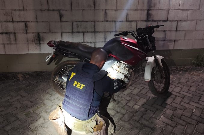 Proprietário de motocicleta adulterada é preso pela PRF em São Sebastião