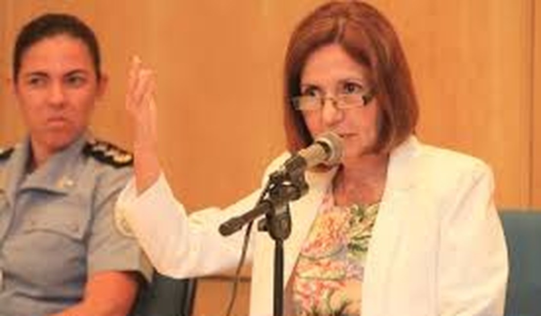 Carro da deputada Martha Rocha é alvejado e motorista é baleado, no Rio de Janeiro