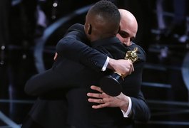'Moonlight' é escolhido melhor filme do Oscar 2017, após confusão com os apresentadores