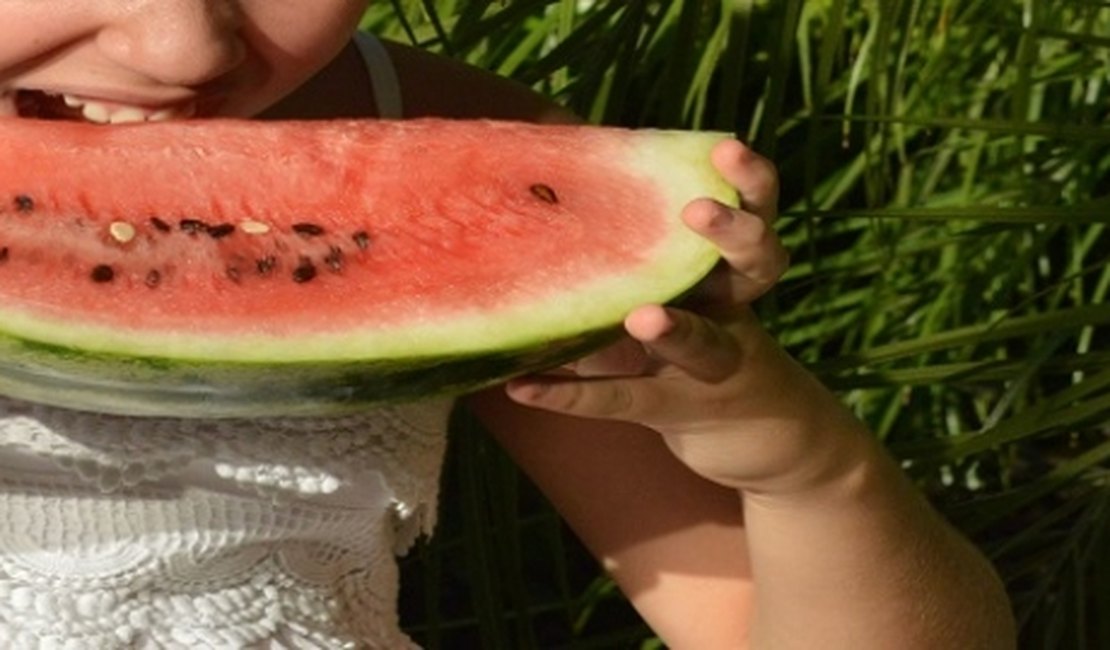 Nutricionista alagoana alerta para cuidados com a alimentação no verão