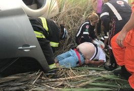 Por medo de assalto, condutor perde controle de carro e capota em Alagoas