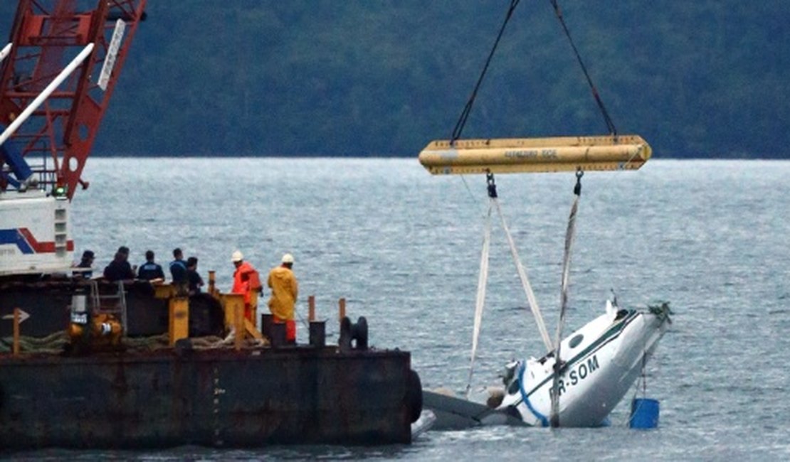 Áudios indicam desorientação do piloto do avião que levava Teori