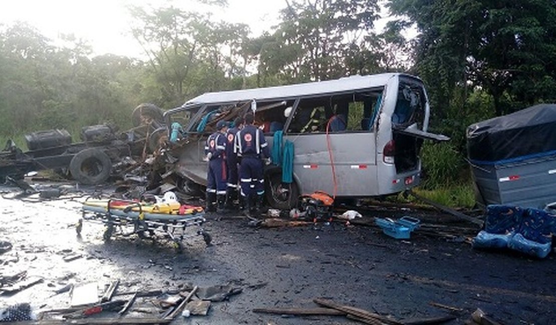 Grupo de paraibanos se envolve em grave acidente com 13 mortos em Minas Gerais