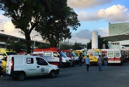 Ambulâncias ficam retidas no HGE devido à falta de macas