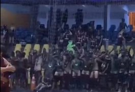 Governo repudia atitude de alunos que ficaram pelados em jogo feminino
