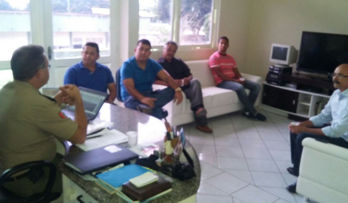 Comandante do 3ºBPM recebe representantes de auto-escolas
