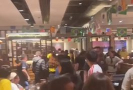 Homem saca arma em discussão durante transmissão do jogo do Brasil em shopping de SP
