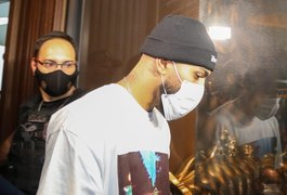 Gabigol, do Flamengo, é flagrado pela polícia em evento com aglomeração dentro de cassino clandestino