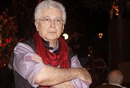 Escritor Agnaldo Silva está à procura de um namorado