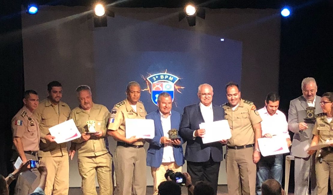 Solenidade homenageia personagens que contribuíram com evento do 3º BPM