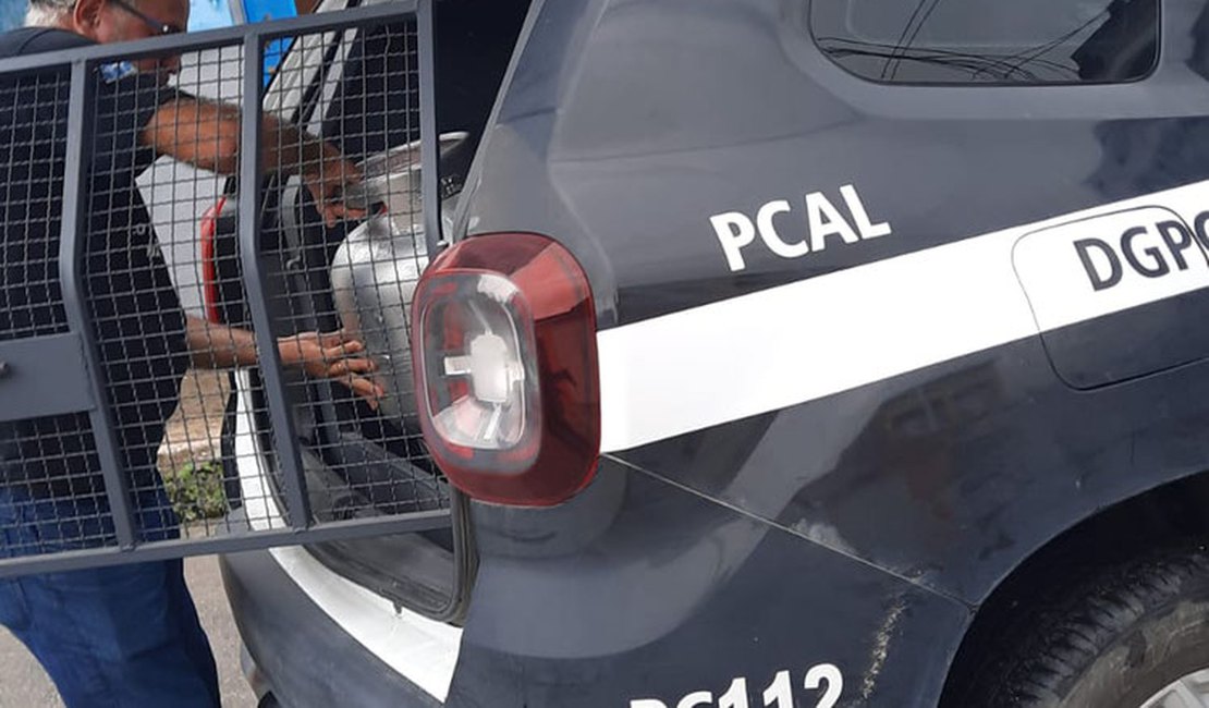 Mãe e filho são presos após flagrante de furto em residência na Barra de São Miguel